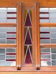 Glas in lood boven de etalages van de winkels.
<br/>
Gert-Jan Lobbes, 2015